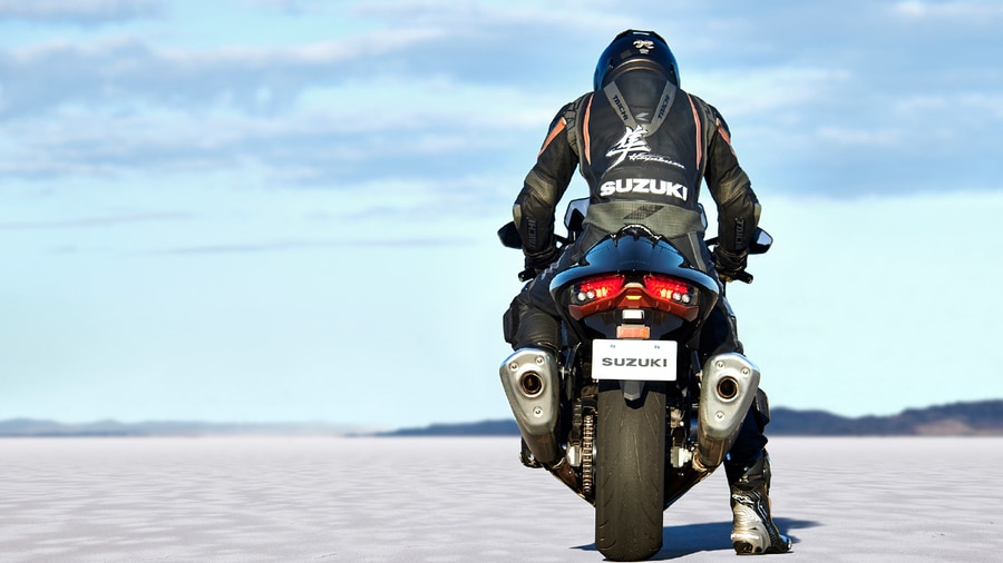 2021 Suzuki Hayabusa revealed, retains the older engine and chassis