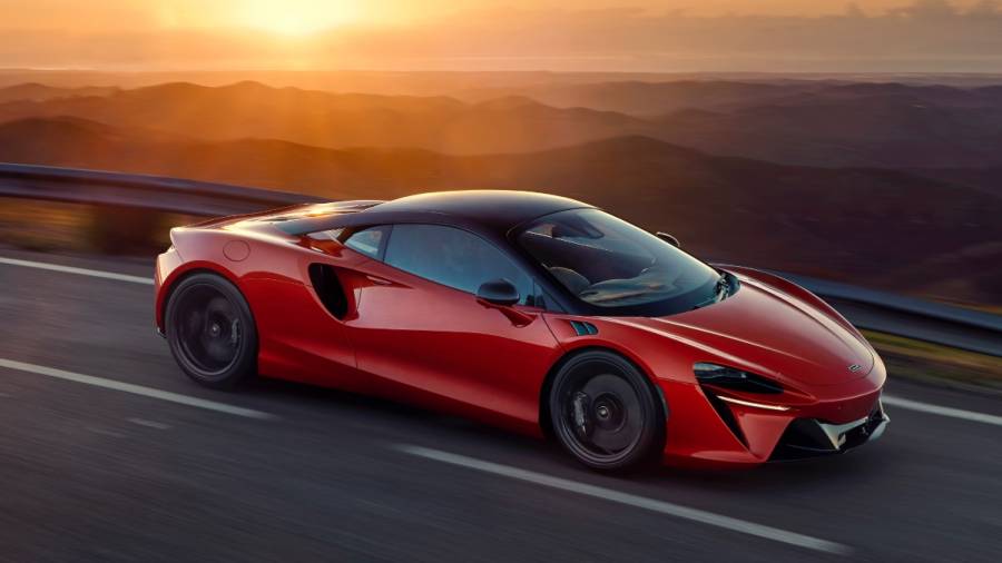 McLaren Artura supercar debuts plug-in hybrid tech, new V6 and platform