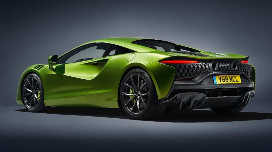 McLaren Artura supercar debuts plug-in hybrid tech, new V6 and platform