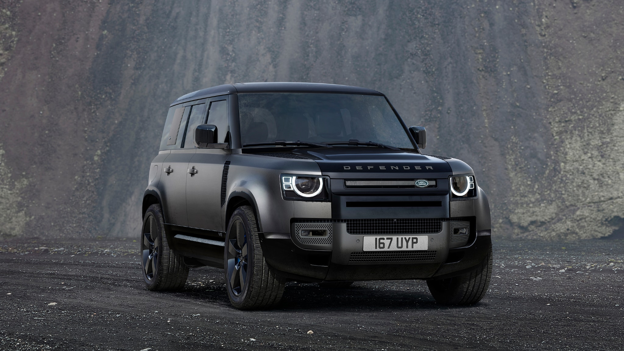 Land Rover Defender V8 unveiled with 525PS and new special editions