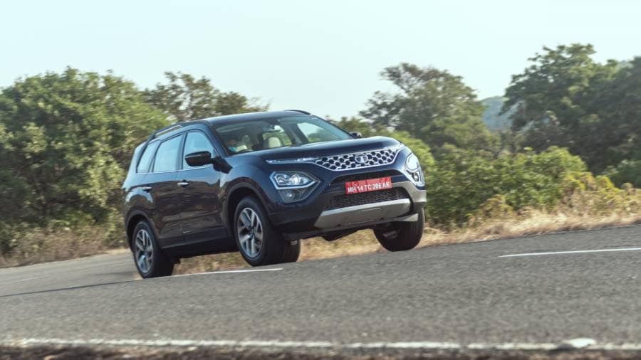Mahindra XUV700 vs Hyundai Alcazar vs Tata Safari vs MG Hector Plus: Engine specifications compared