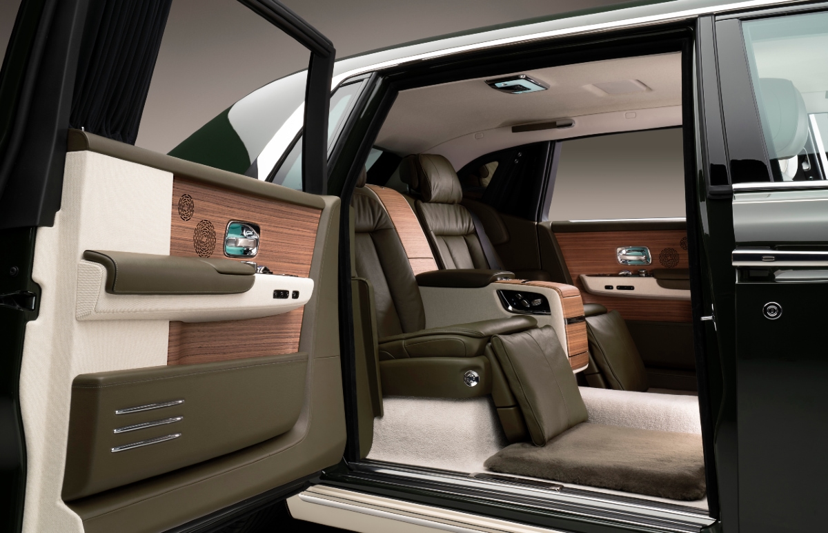 Private air travel-themed Rolls-Royce Phantom Oribe revealed