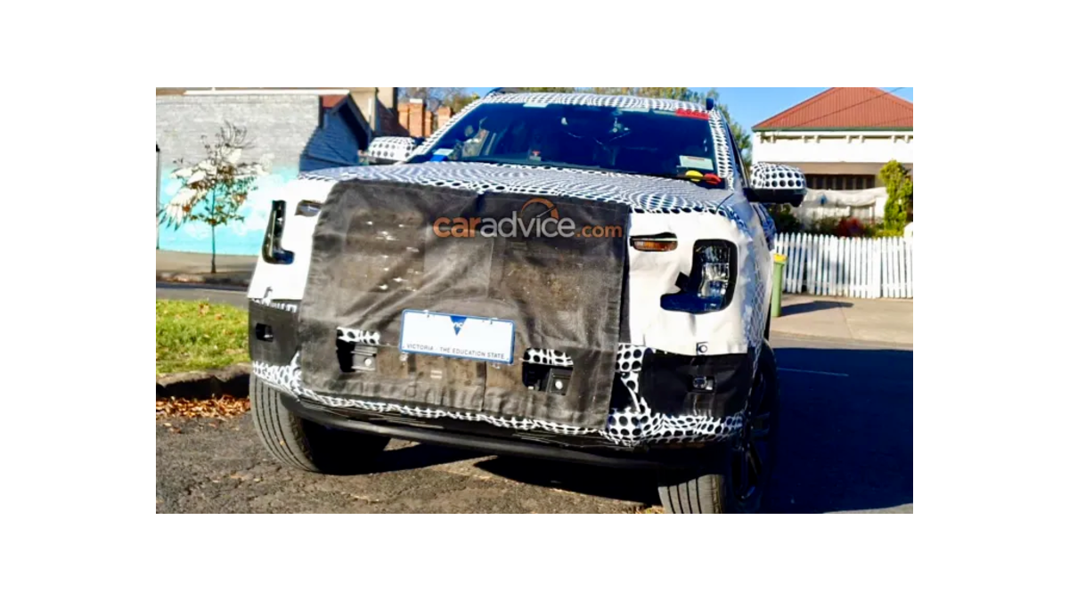New-generation Ford Endeavour spotted testing in Australia ahead of 2022 debut 2022 Ford Endeavour front spy image