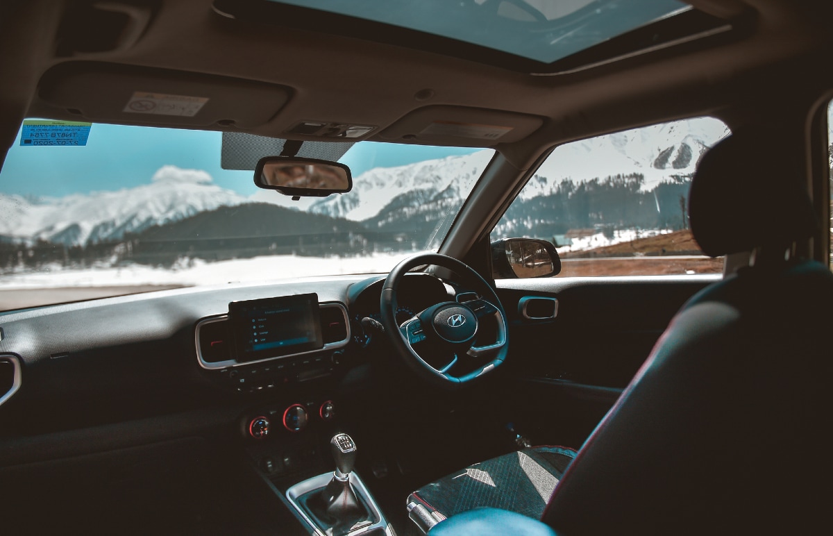 Whiteout: Hyundai Venue in snowy Kashmir