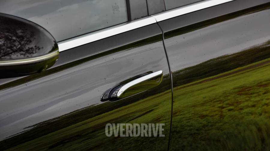 2021 Mercedes-Benz S-Class review exterior flush door handles
