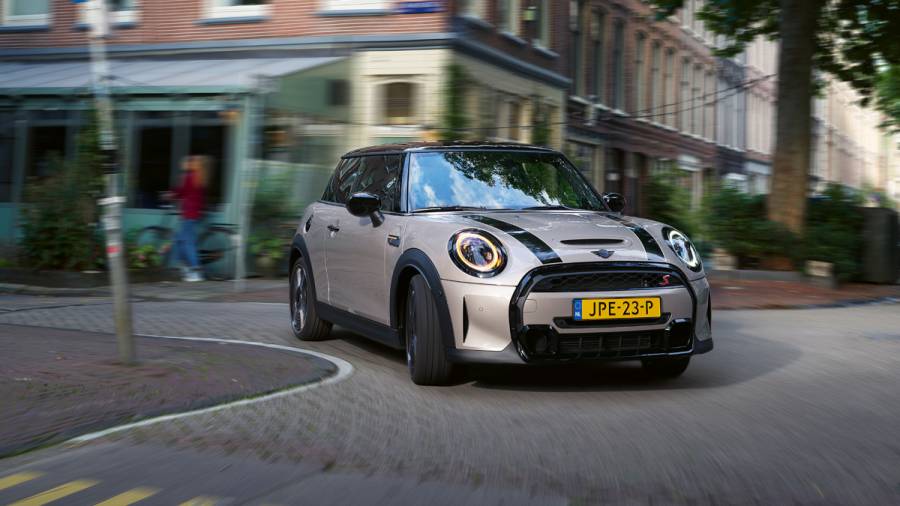 Mini India launches the 2021 Mini 3-door, Convertible and JCW, prices start from Rs 38 lakh
