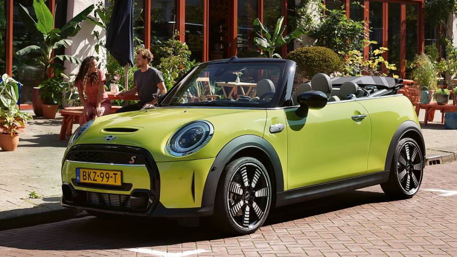 Mini India launches the 2021 Mini 3-door, Convertible and JCW, prices start from Rs 38 lakh