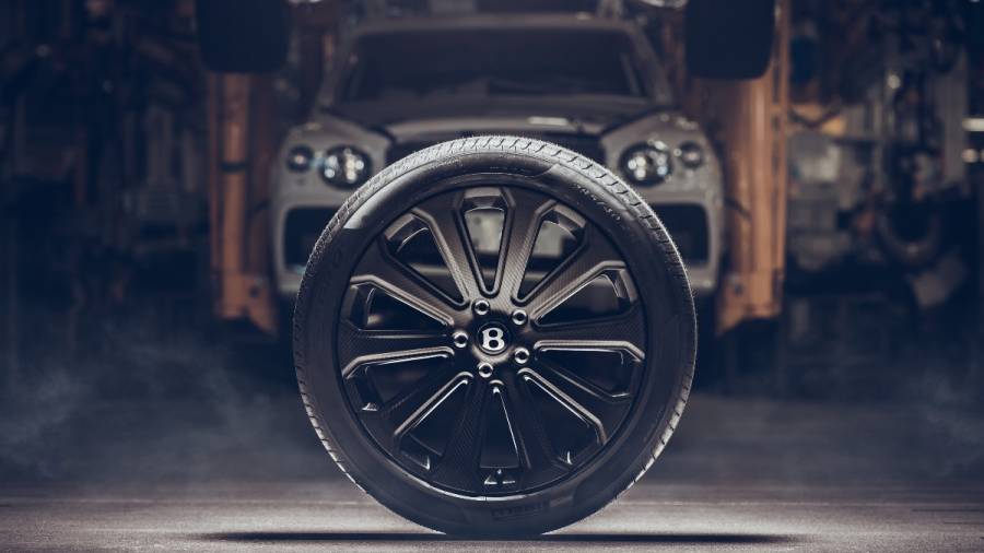 Bentley Mulliner develops world's largest carbon fibre wheel for the Bentayga