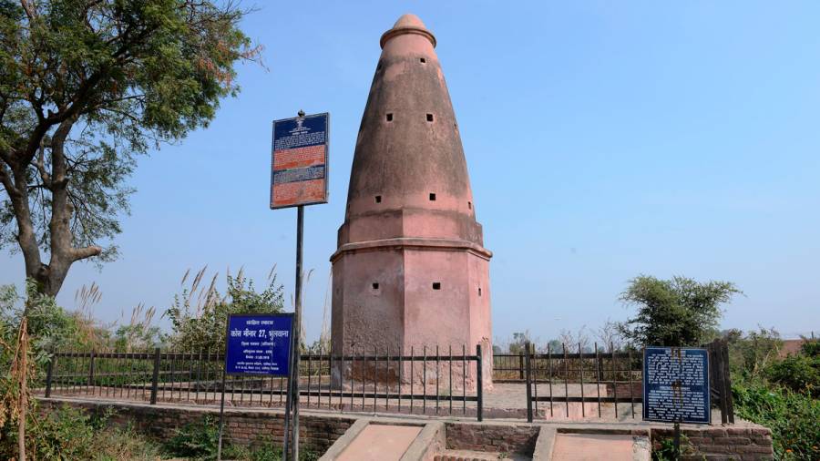 Life on Indian Highways-The Good, the Bad and the Ugly, and the historic Kos Minars