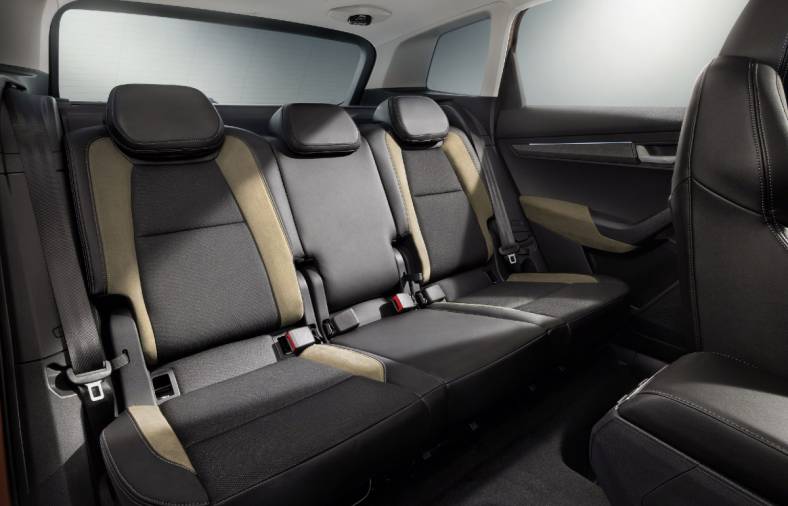 2022 Skoda Karoq facelift debuts internationally Skoda Karoq facelift 2022 interior rear