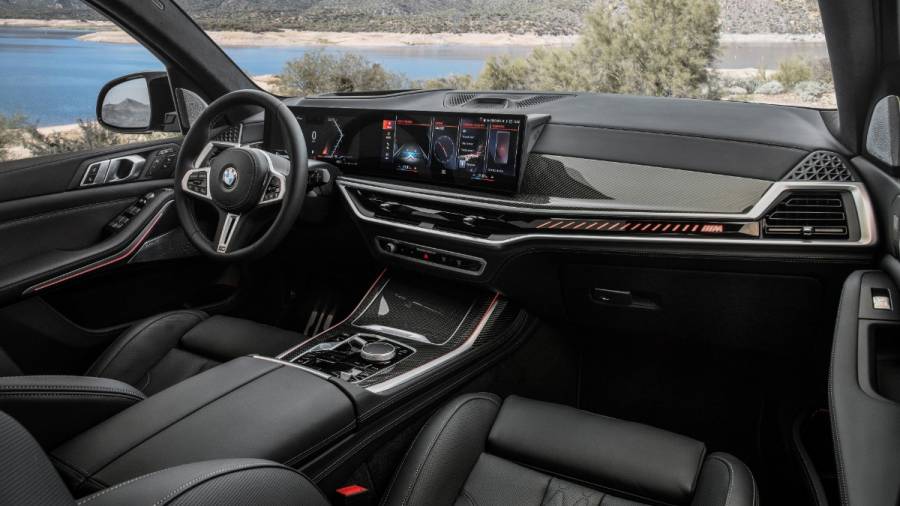 2023 BMW X7 receives huge facelift with new front face and cabin