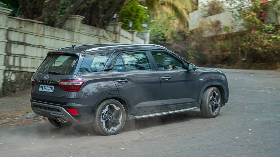 First sightings of upcoming Hyundai Alcazar facelift