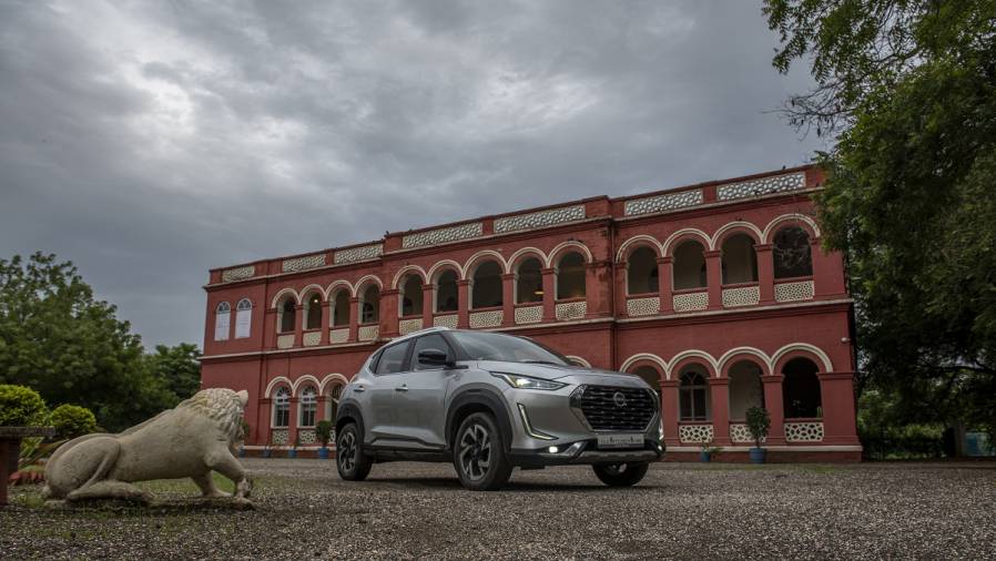 Our halt for the night was at the stunning Orchard Palace heritage hotel in Gondal.