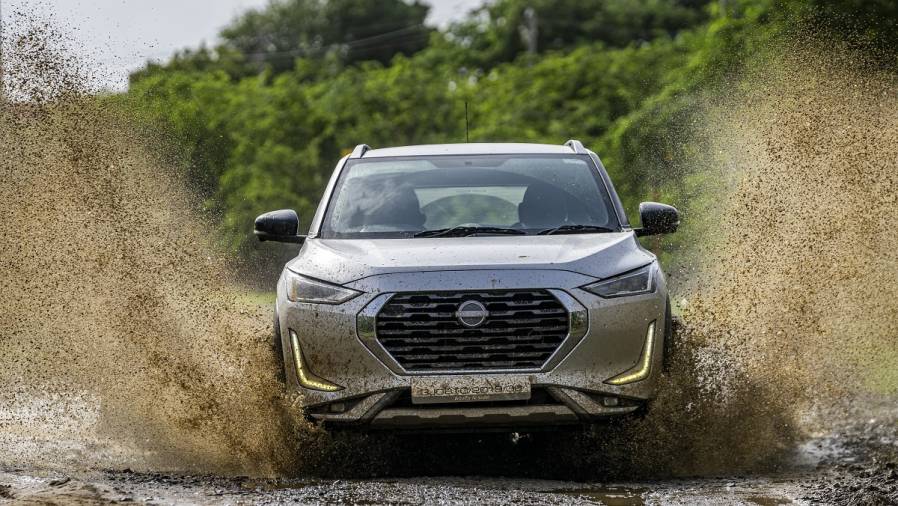 Even when the smooth tarmac completely disappeared, the Nissan Magnite didn't break a sweat as we approached the coastline.