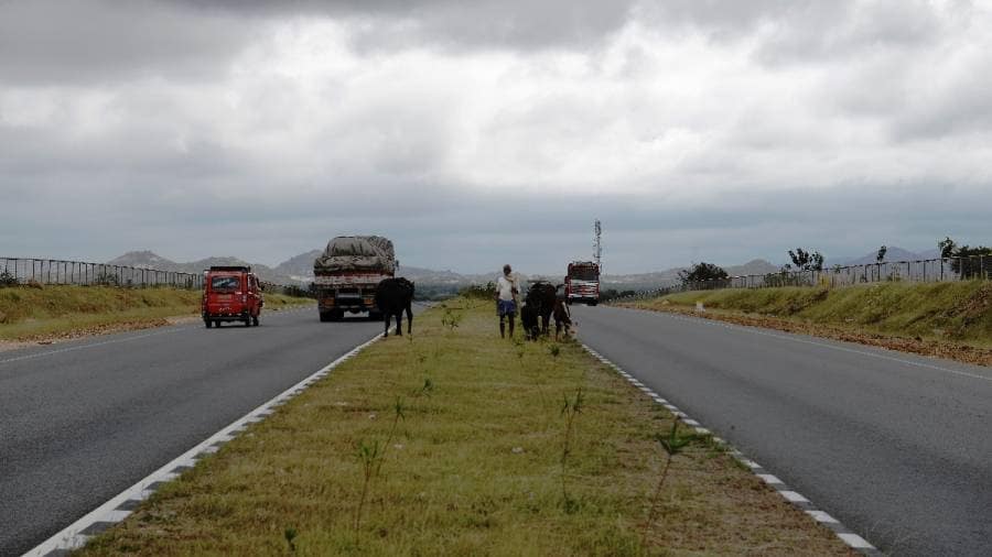 Anand Mahindra Requests Nitin Gadkari for  