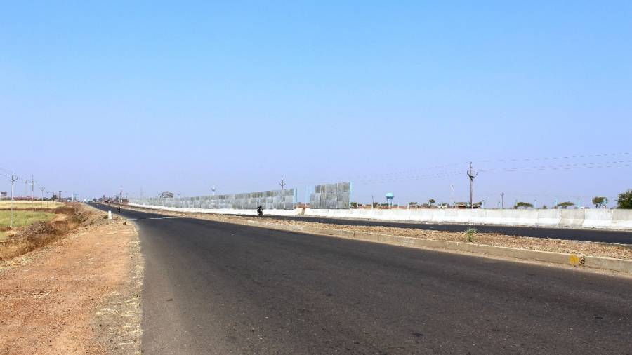 Mysterious Barriers on Highway in Madhya Pradesh