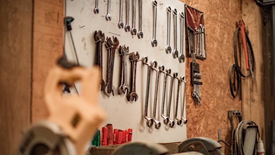 Why is it difficult to-Service a Vehicle Perfectly?