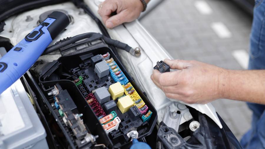 Why is it difficult to-Service a Vehicle Perfectly?