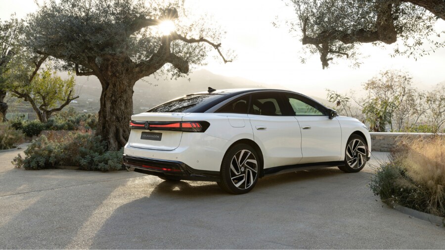 Volkswagen ID.7 breaks cover with 700 km claimed range