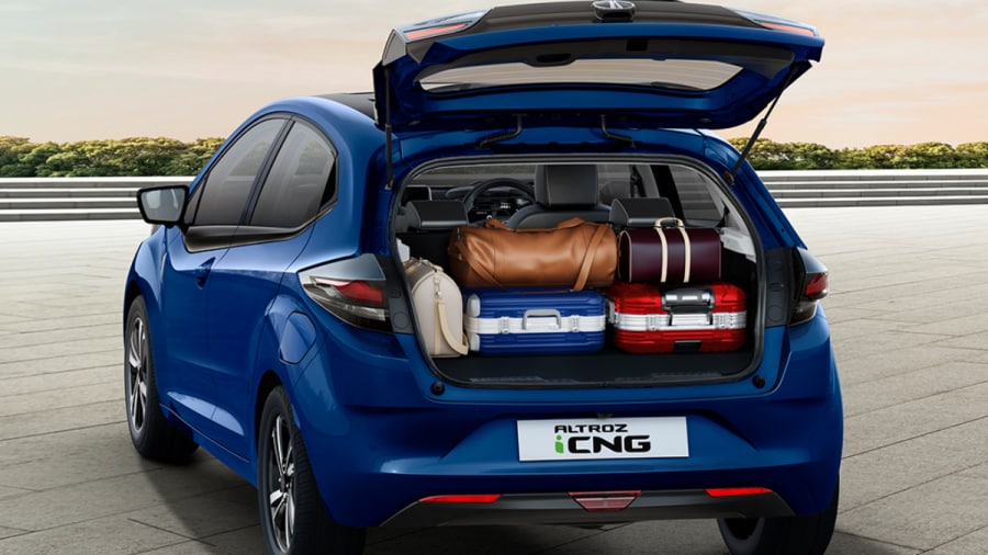 Spec comparison: Tata Altroz CNG vs Maruti Suzuki Baleno CNG