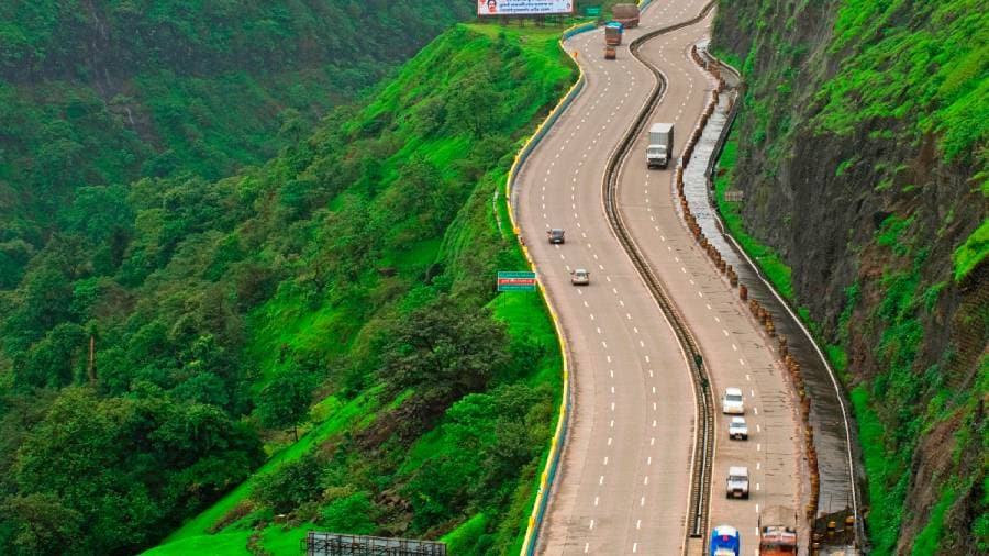 Tyre Camps on Mumbai-Nagpur Expressway. Will they help reduce accidents?