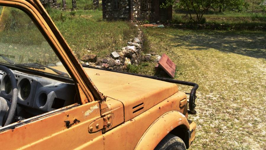 Driving the Maruti Suzuki Jimny and Gypsy on the same day.