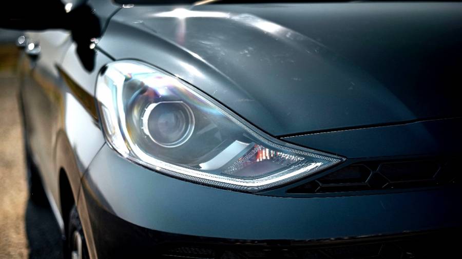 Why Are Many Modern Car Headlights Ineffective In Indian Driving Conditions?