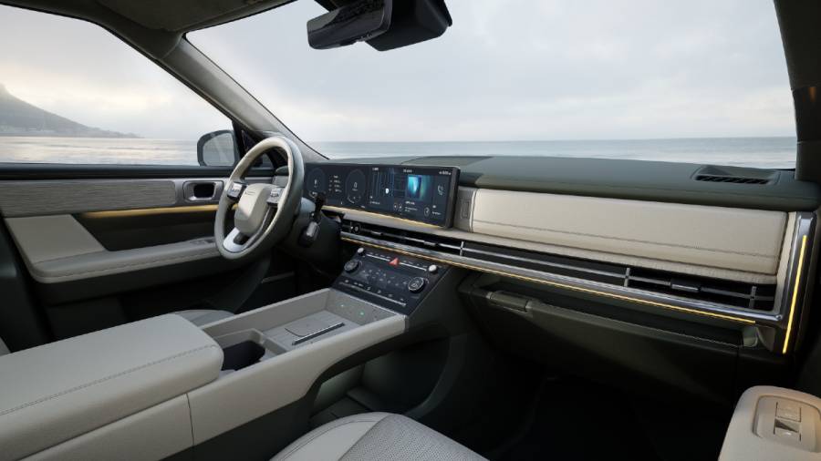 Hyundai reveals radically designed Santa Fe