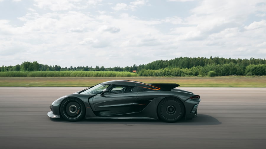 Koenigsegg Jesko Absolut shatters the 0 to 400 to 0 kmph record