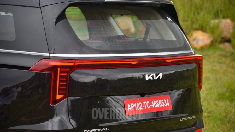 Kia Carnival review - More Money, No Problems!