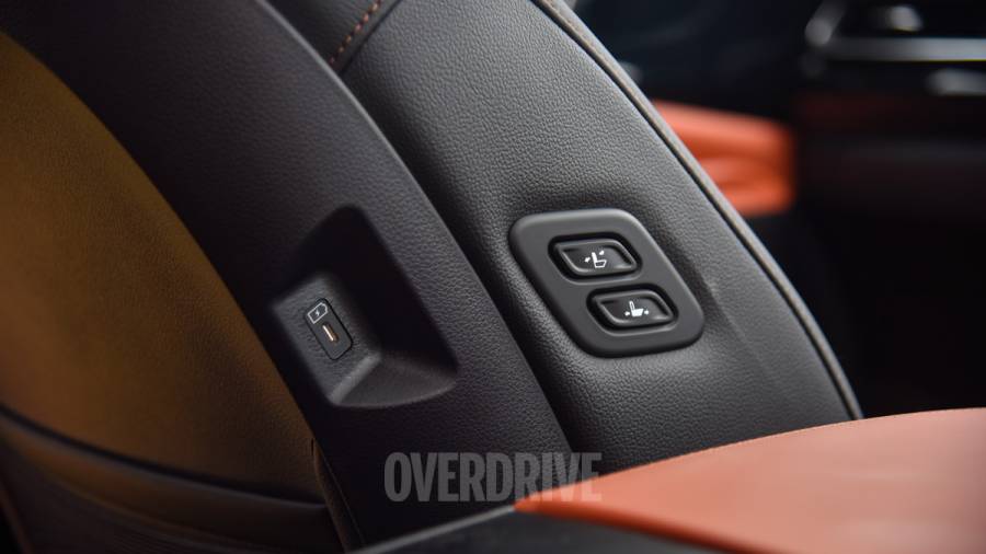 Kia Carnival review - More Money, No Problems!