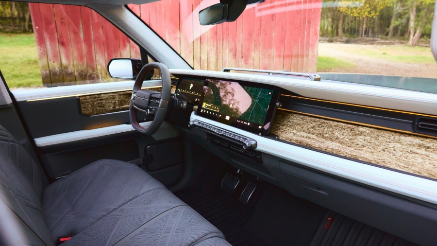 Scout Traveller SUV & Terra Pickup revealed