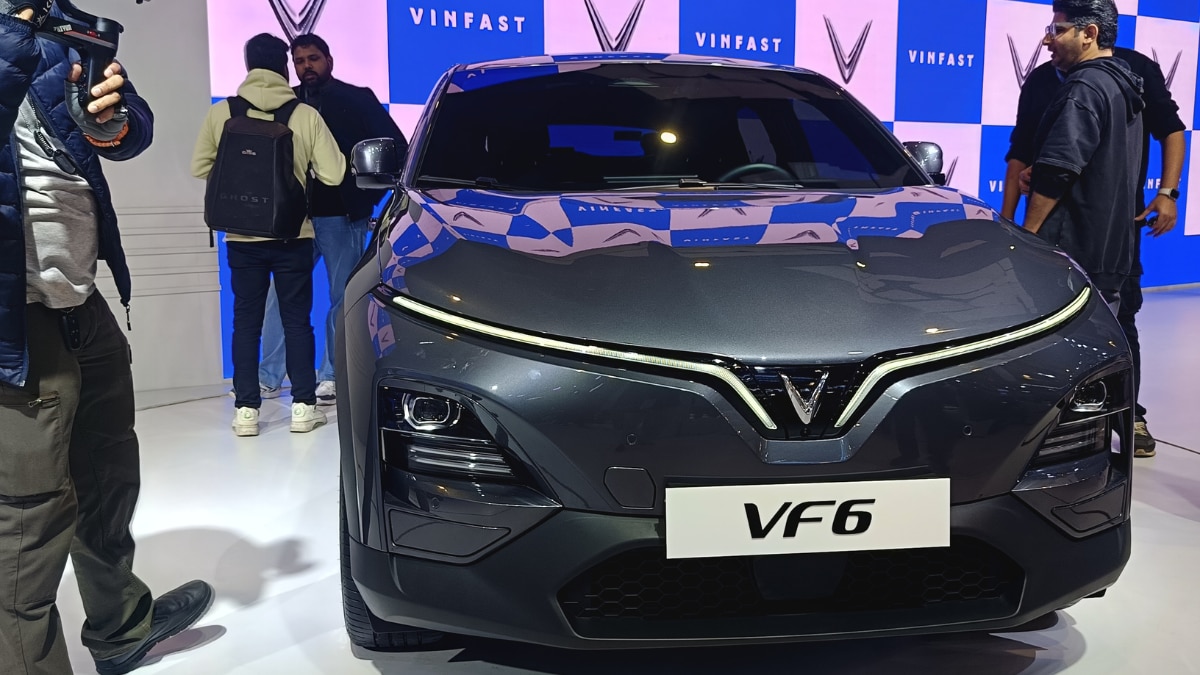 Vietnamese VinFast Showcases India bound VF 7 AND VF 6 Electric SUVs at Bharat Mobility Auto Expo 2025