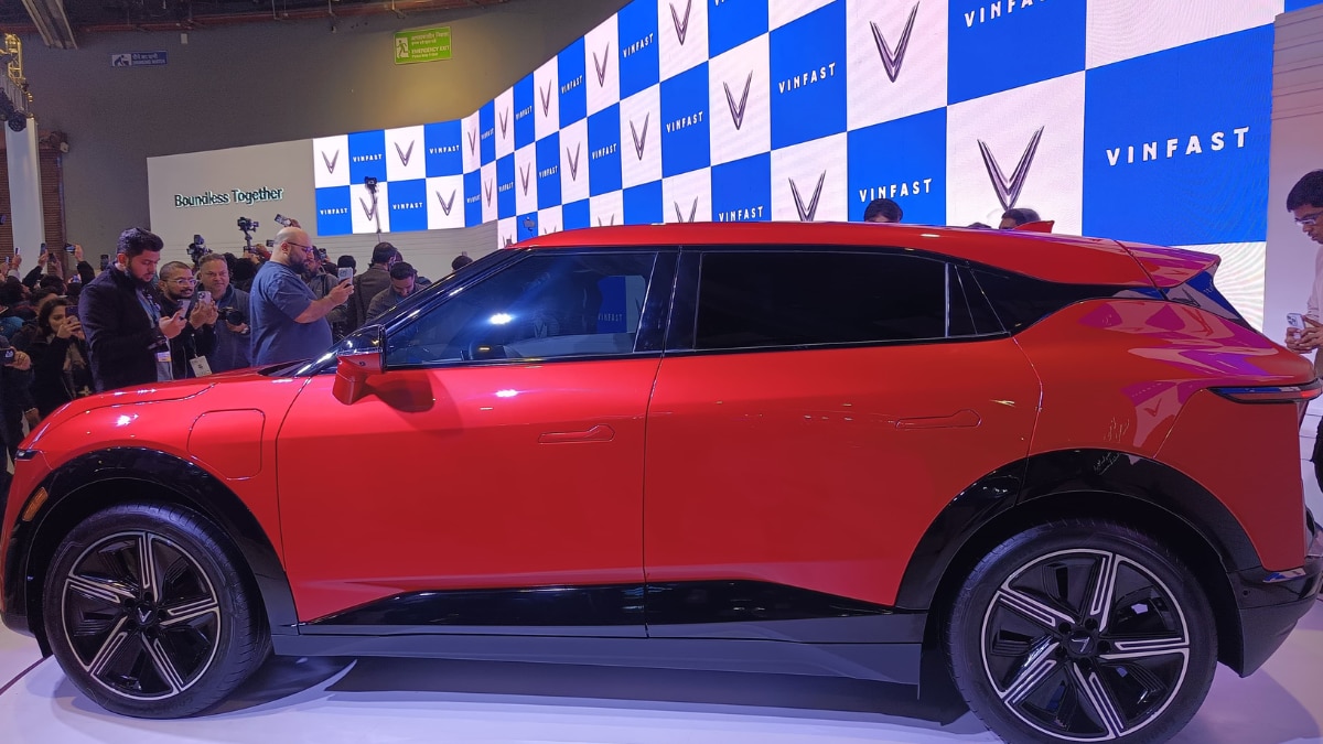 Vietnamese VinFast Showcases India bound VF 7 AND VF 6 Electric SUVs at Bharat Mobility Auto Expo 2025