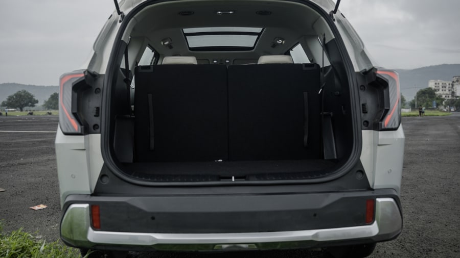 The MPV Steps Up: Kia Carens Clavis