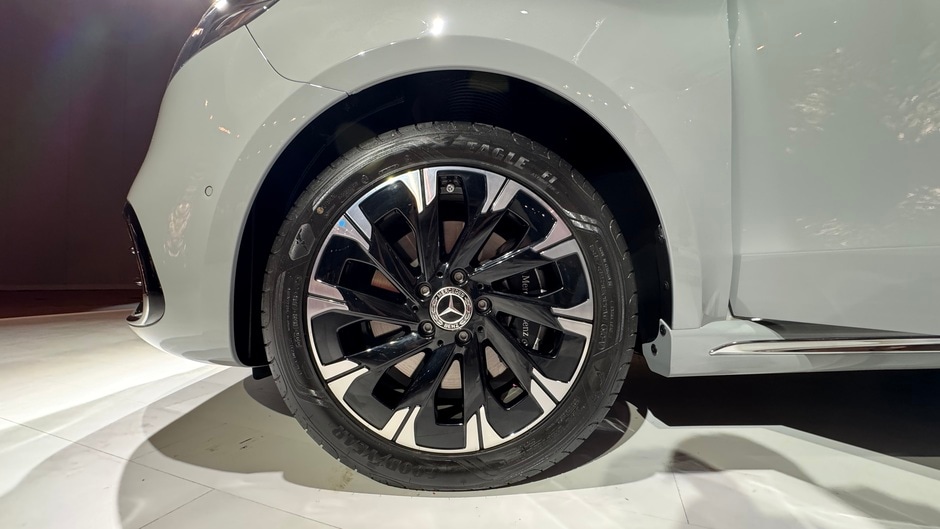 First Look: 2026 Mercedes-Benz V-Class ELWB