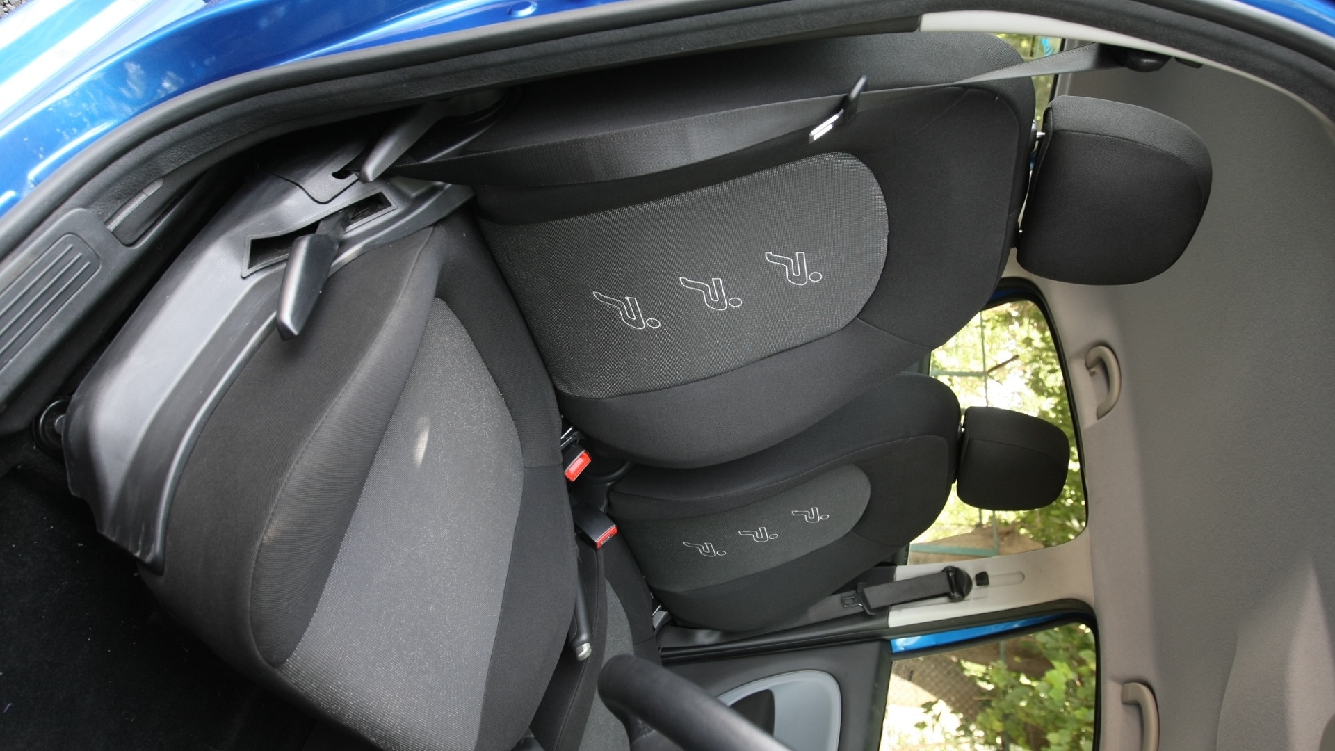 Fiat-Grande-Punto-2012-Fire-Emotion-Interior