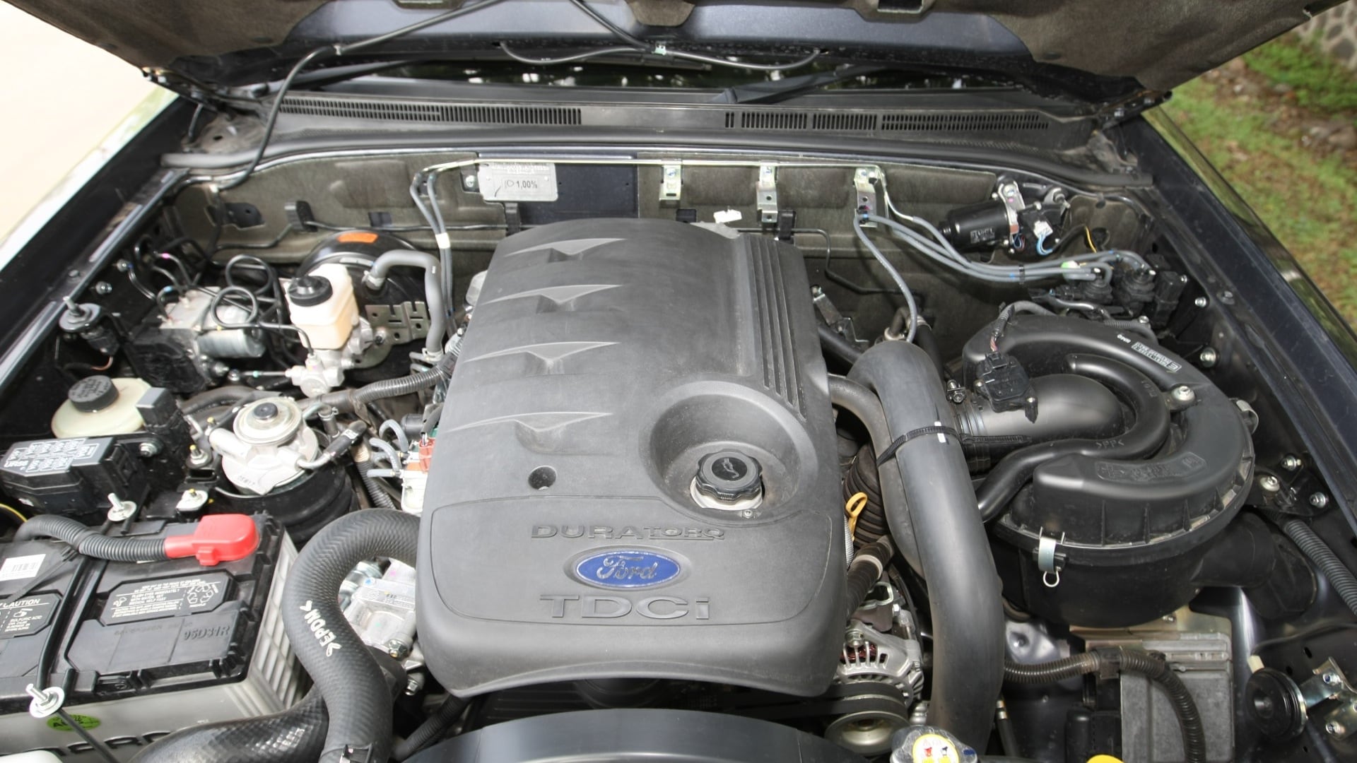 Ford-Endeavour-2012-TDCi-4x2-2-5-XLT-Interior