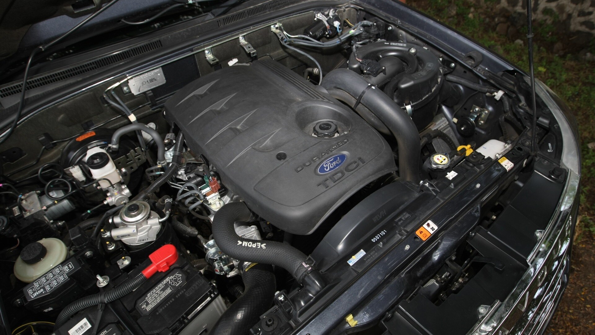 Ford-Endeavour-2012-TDCi-4x2-2-5-XLT-Interior