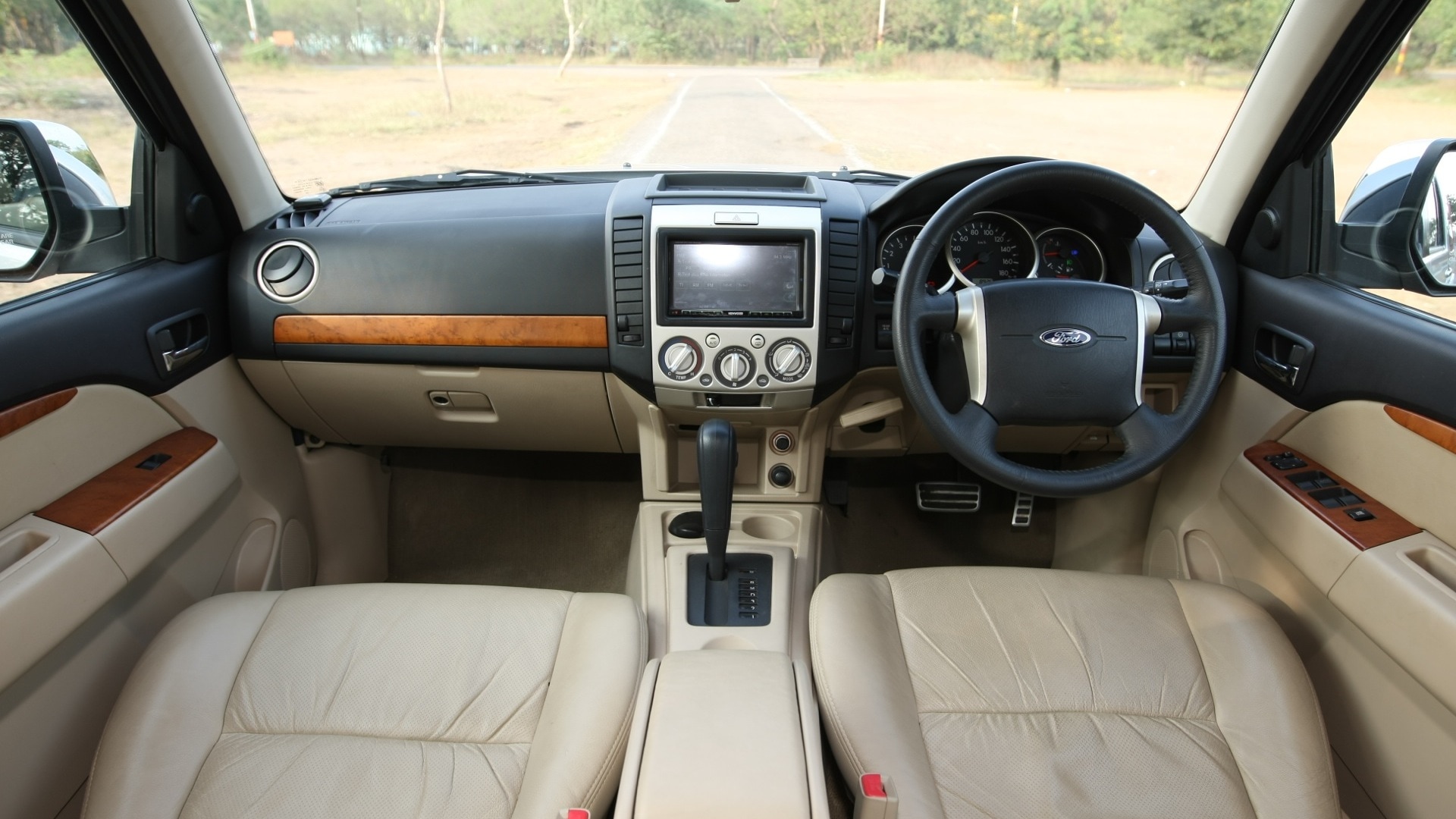 Ford-Endeavour-2012-TDCi-4x2-2-5-XLT-Interior