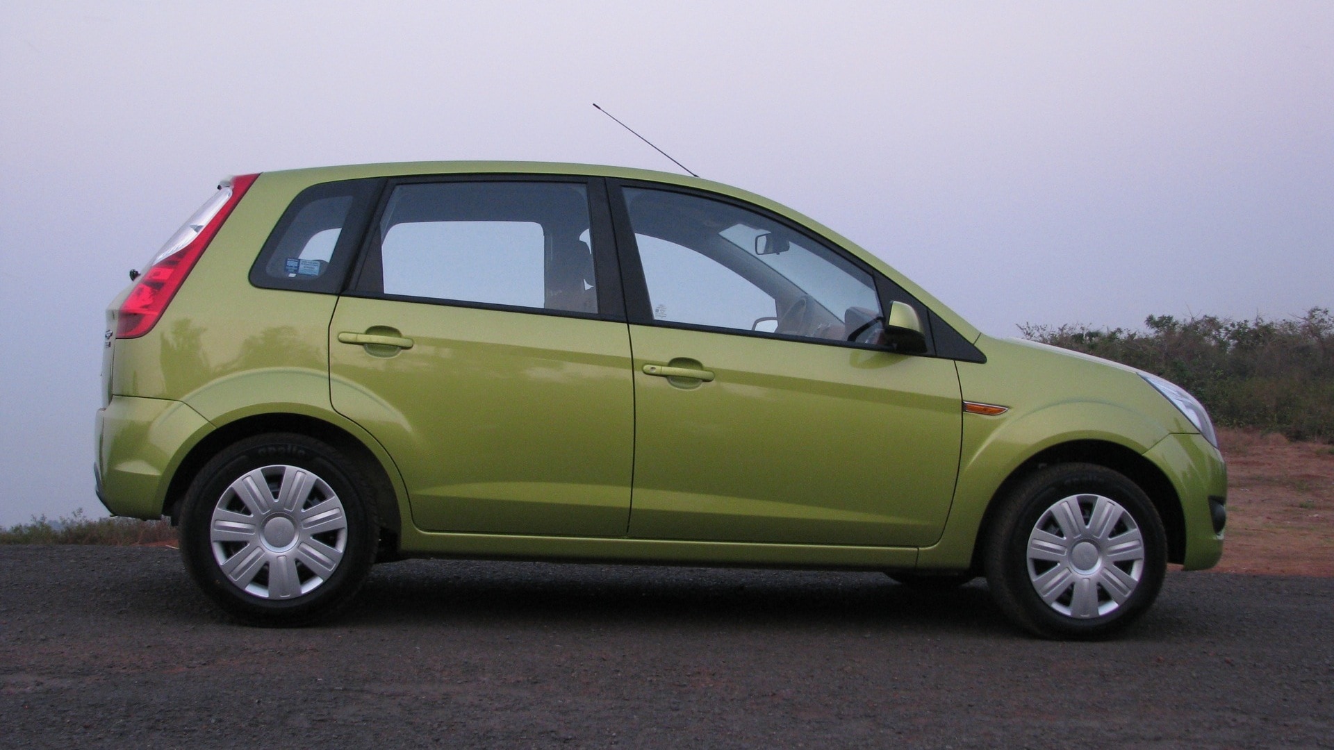 Ford-Figo-2013-1-2-Duratec-LXI-Exterior