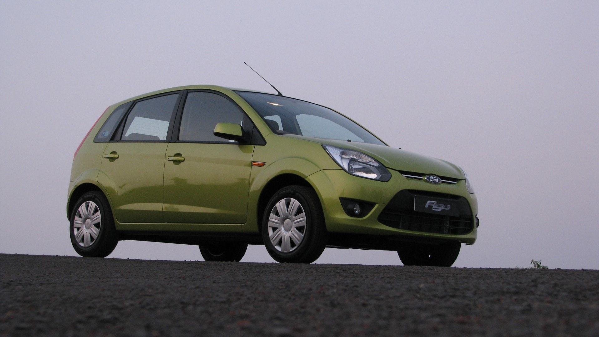 Ford-Figo-2013-1-2-Duratec-LXI-Exterior