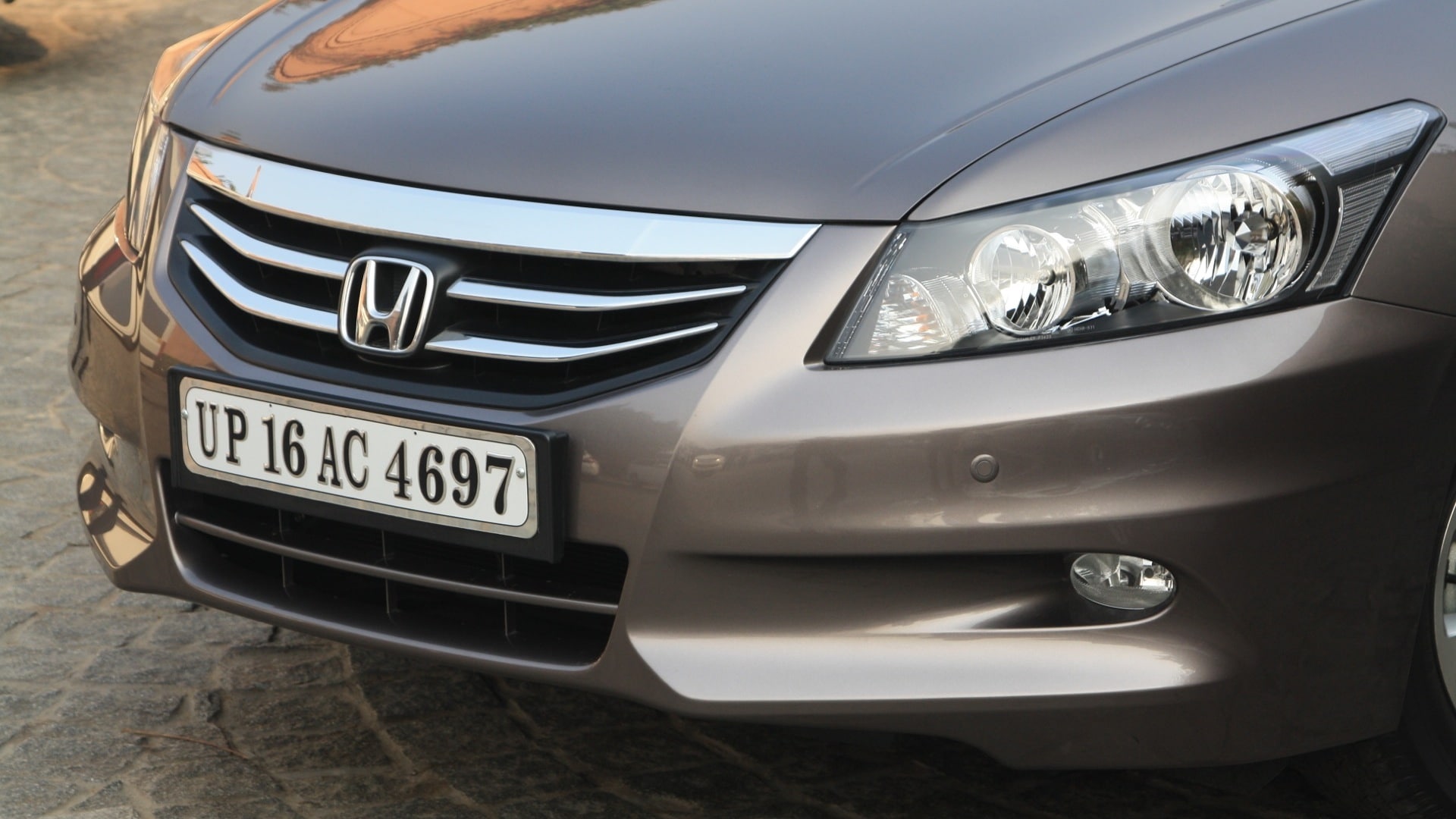 Honda-Accord-2013-2-4-AT-Exterior