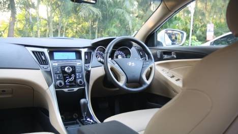Hyundai-Sonata-2013-2-4-GDI-MT-Interior