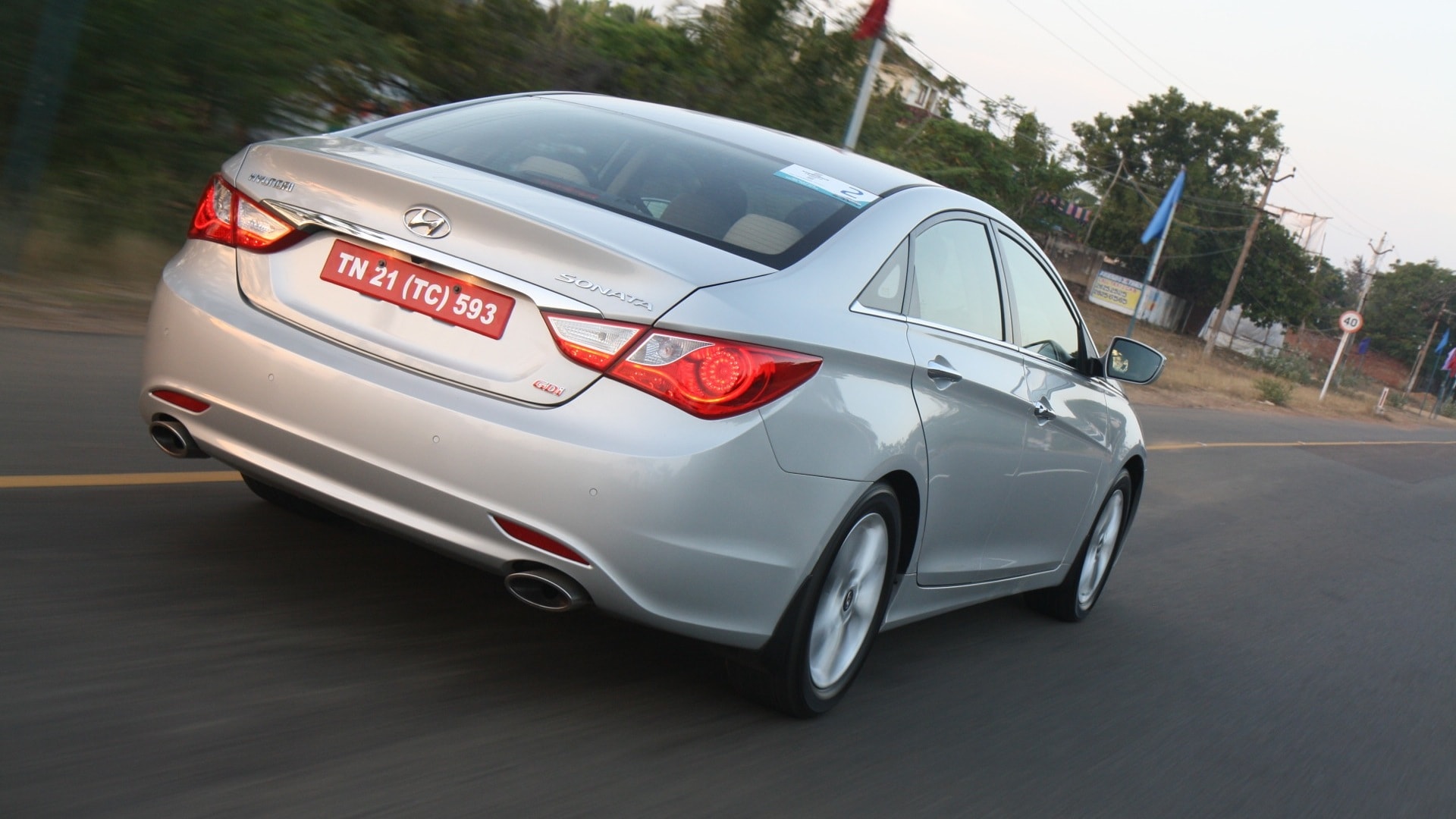 Hyundai-Sonata-2013-2-4-GDI-MT-Compare