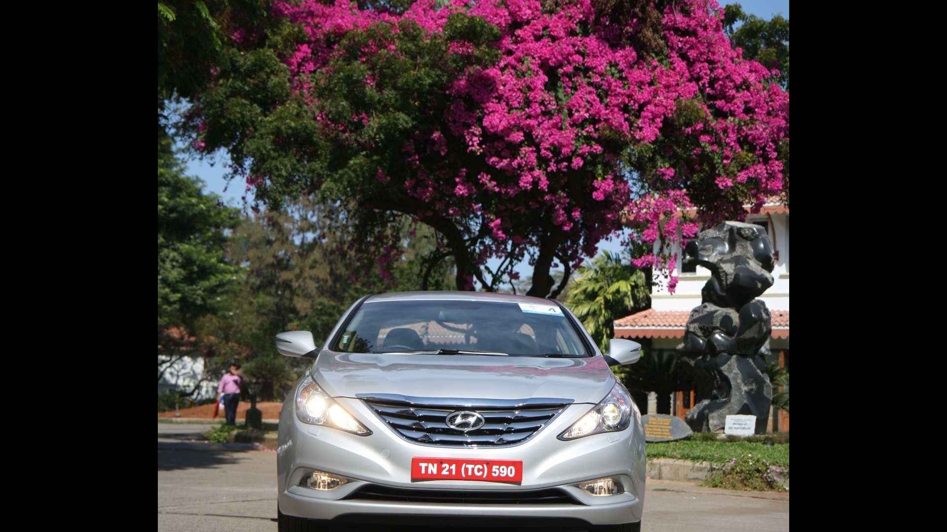 Hyundai-Sonata-2013-2-4-GDI-MT-Compare