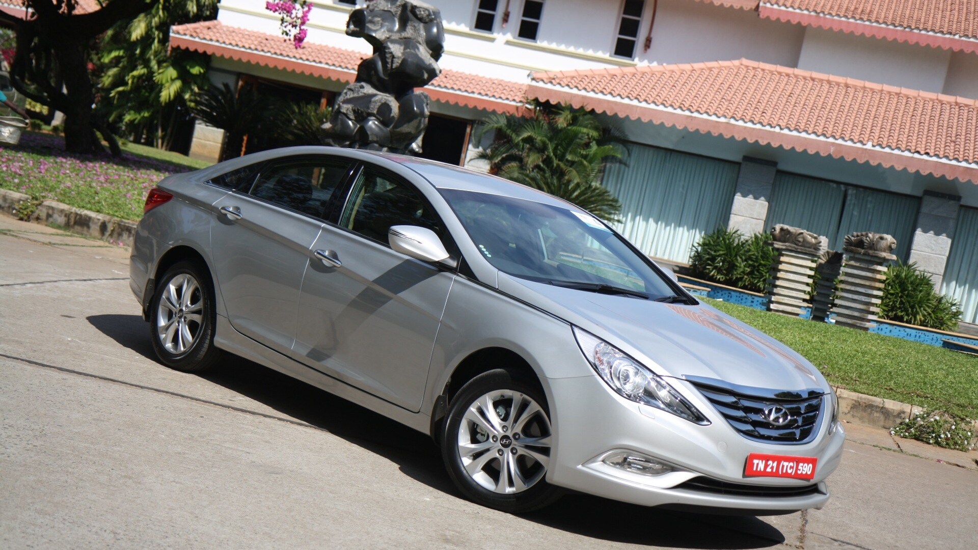 Hyundai-Sonata-2013-2-4-GDI-MT-Exterior