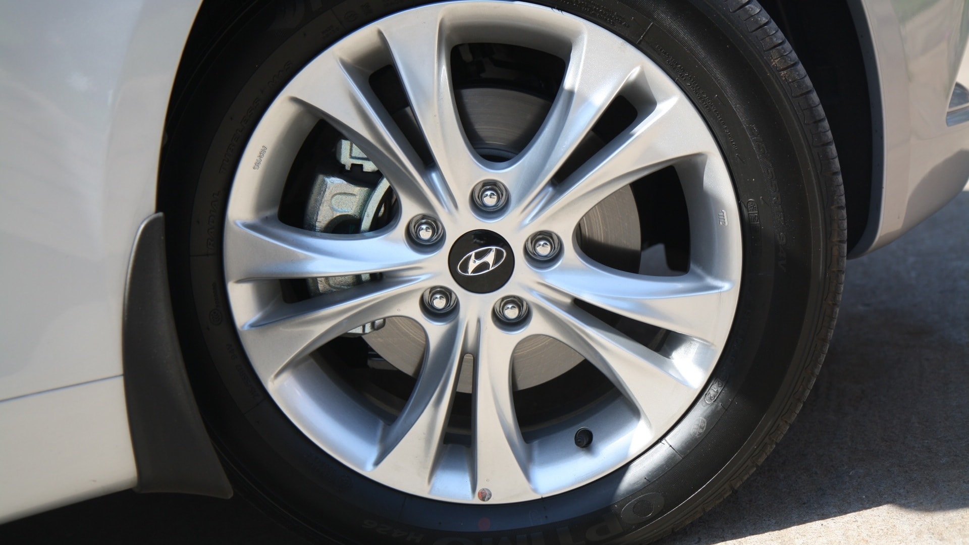 Hyundai-Sonata-2013-2-4-GDI-MT-Exterior
