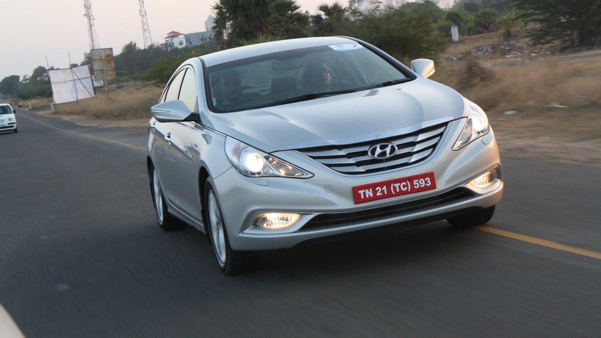 Hyundai-Sonata-2013-2-4-GDI-MT-Exterior