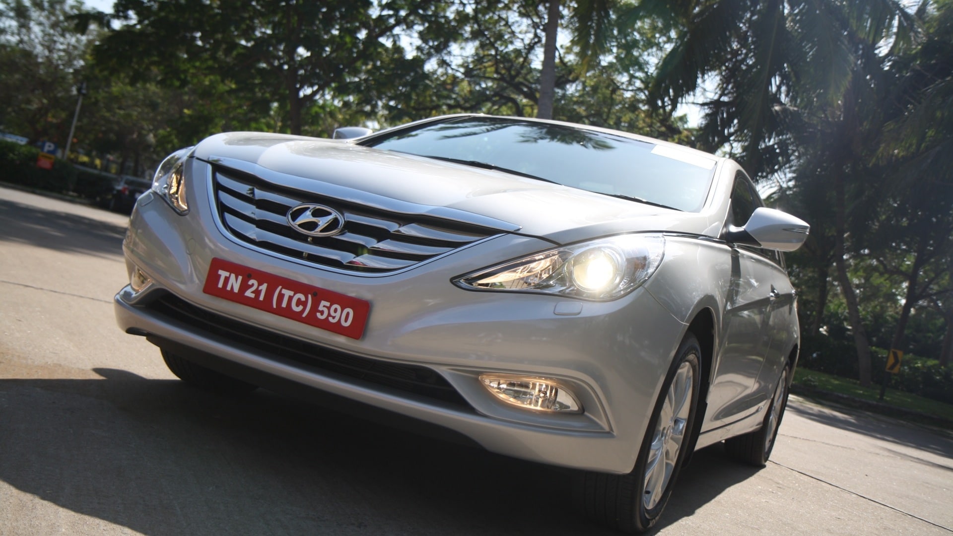 Hyundai-Sonata-2013-2-4-GDI-MT-Exterior
